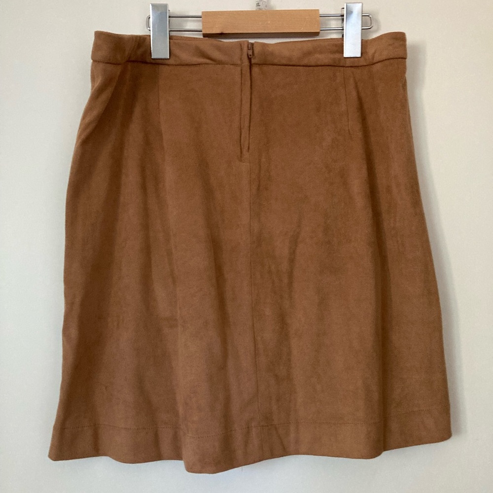 Brown suede like a line skirt with front buttons